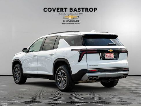 Certified 2024 Chevrolet Traverse LT w/ LPO, Floor Liner Package FWD image 3