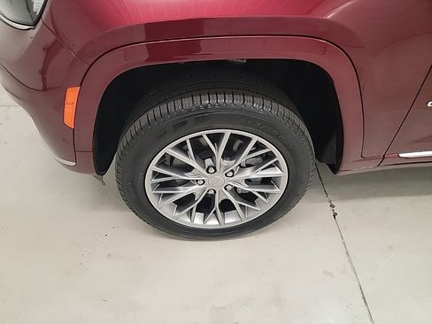 New 2025 Jeep Grand Cherokee L Summit image 2