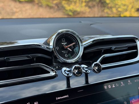 Used 2023 Bentley Bentayga Speed image 22