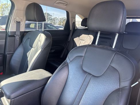 Used 2022 Kia Sorento S image 26