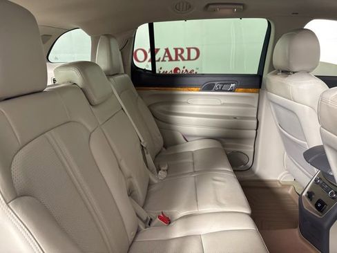 Used 2011 Lincoln MKT 2WD w/ 101A Rapid Spec Order Code image 18