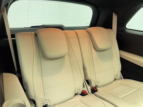 Used 2025 Mercedes-Benz GLS 450 4MATIC w/ AMG Line Exterior image 50