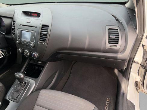 Used 2016 Kia Forte EX image 18