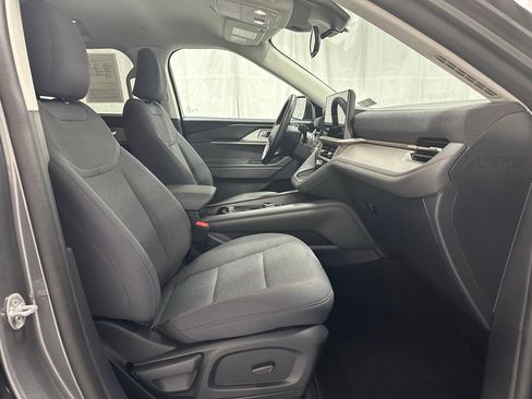 Used 2025 Ford Explorer Active image 57