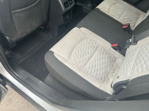 Used 2021 Chevrolet Equinox LS w/ LS Convenience Package image 9