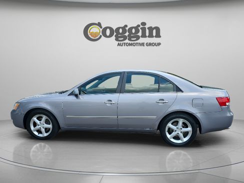 Used 2008 Hyundai Sonata SE FWD image 2