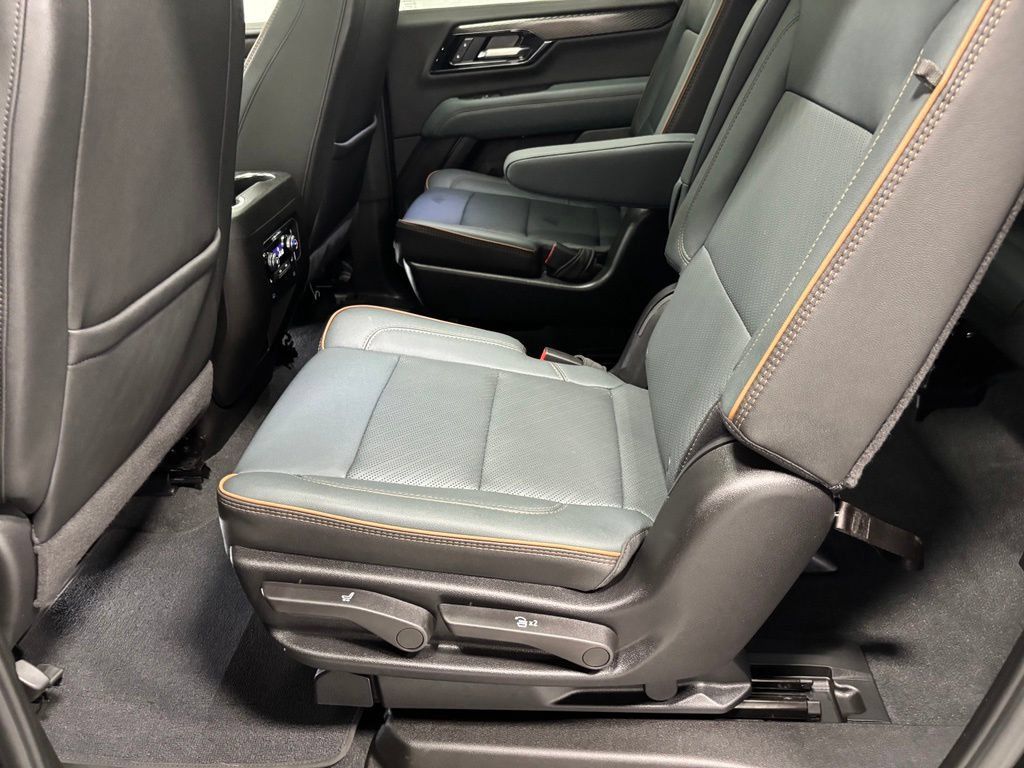Used 2026 GMC Yukon XL AT4 w/ AT4 Premium Package AWD/4WD image 42