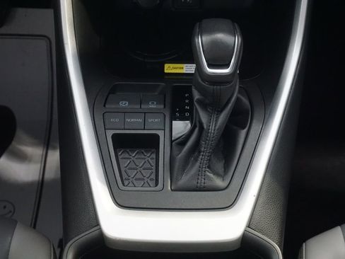 Used 2024 Toyota RAV4 XLE Premium image 32