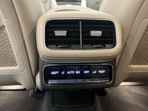 Used 2020 Mercedes-Benz GLS 450 4MATIC image 21