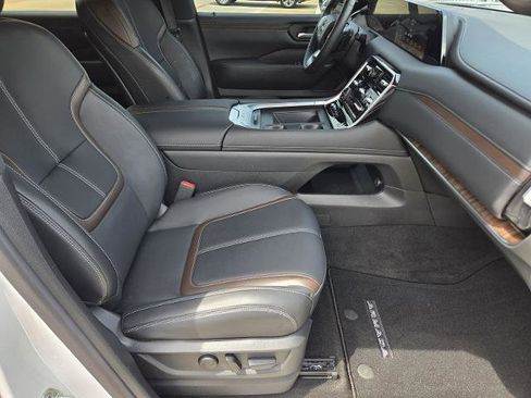 Certified 2025 Nissan Armada SL AWD/4WD image 21