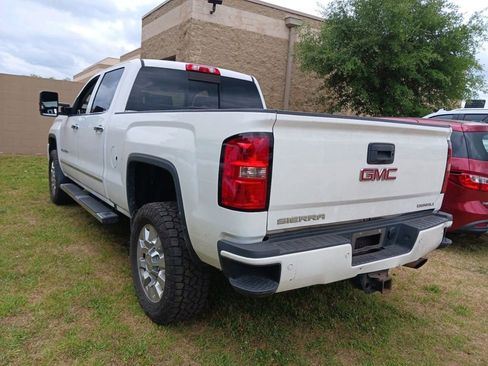 Used 2016 GMC Sierra 2500 Denali w/ Suspension Package, Off-Road AWD/4WD image 3