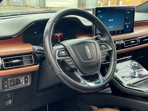 Certified 2022 Lincoln Nautilus Reserve w/ Cargo Utility Package image 15