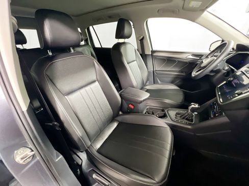 Used 2022 Volkswagen Tiguan SE image 31