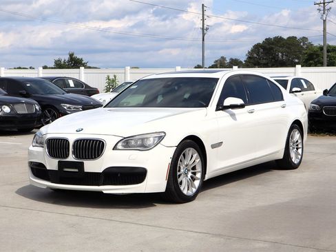 Used 2015 BMW 750Li xDrive AWD/4WD image 3
