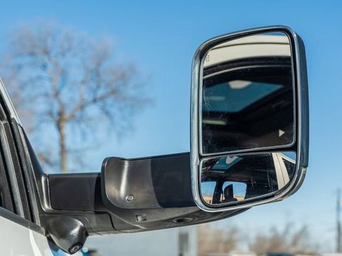 Used 2019 RAM 3500 Laramie image 13