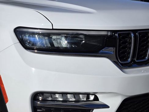 Used 2022 Jeep Grand Cherokee Limited 4xe image 8