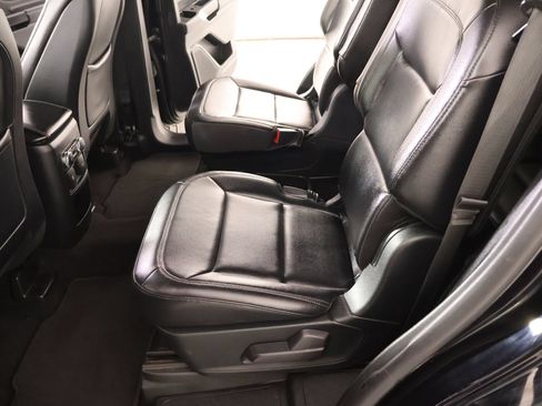 Used 2020 Ford Explorer XLT w/ Equipment Group 202A RWD image 11