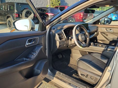 Used 2023 Nissan Rogue Platinum w/ Platinum Premium Package AWD/4WD image 10