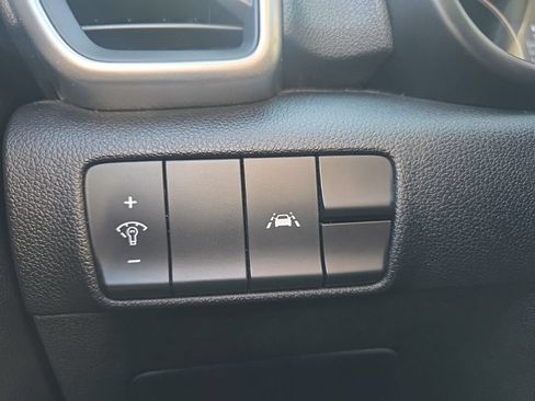 Used 2022 Kia Sportage LX AWD/4WD image 16