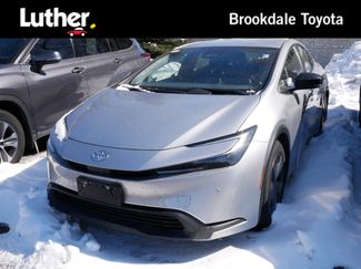 Used 2023 Toyota Prius LE video 1