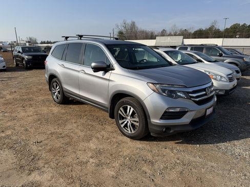 Used 2017 Honda Pilot EX-L image 3