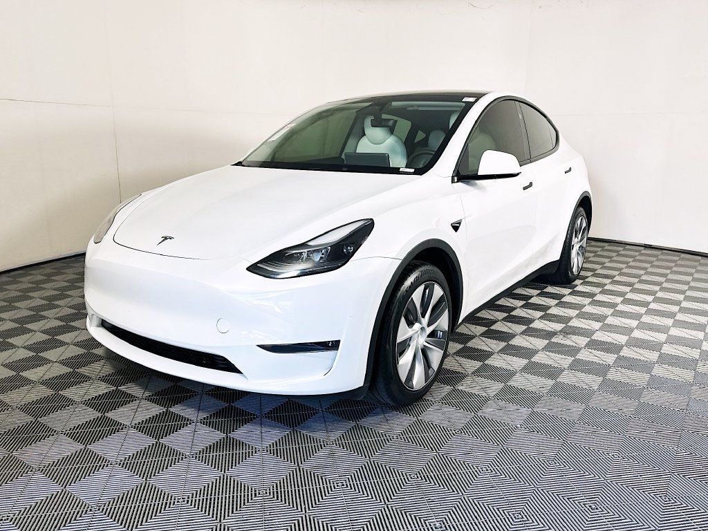 Used 2024 Tesla Model Y Long Range AWD/4WD image 6