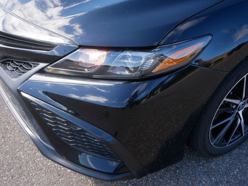 Used 2023 Toyota Camry SE FWD image 15