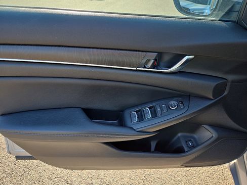 Used 2018 Honda Accord EX image 14