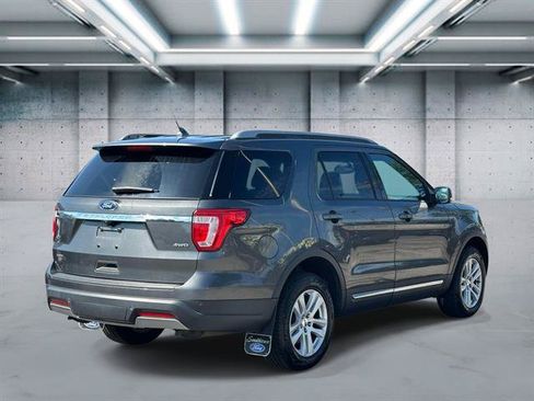 Used 2019 Ford Explorer XLT w/ Equipment Group 202A AWD/4WD image 27