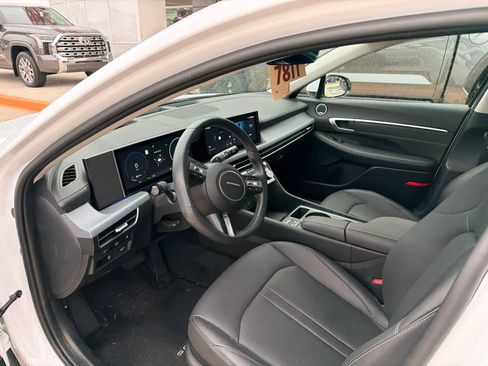 Used 2025 Hyundai Sonata Limited FWD image 10