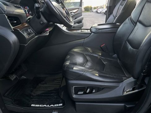 Used 2020 Cadillac Escalade ESV Luxury image 24