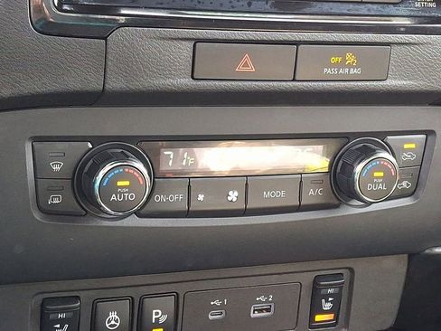 Used 2023 Nissan Frontier PRO-4X w/ Pro Convenience Package AWD/4WD image 16