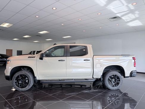 Used 2023 Chevrolet Silverado 1500 Custom Trail Boss w/ LPO, Dark Essentials Package AWD/4WD image 20
