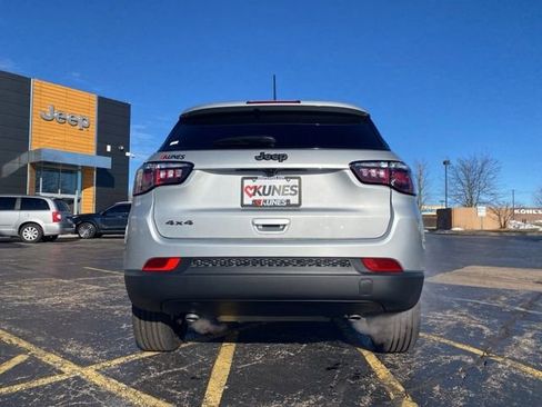 New 2026 Jeep Compass Latitude image 9