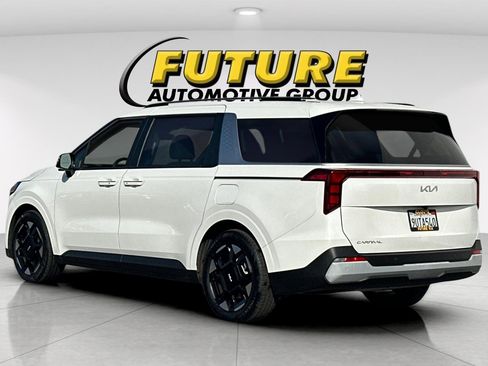 Used 2026 Kia Carnival EX image 6