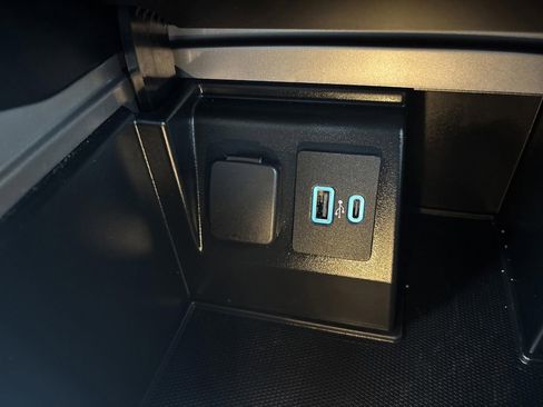 Used 2020 Ford Explorer Limited image 24