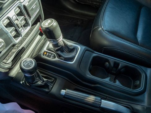 Used 2020 Jeep Wrangler Unlimited Sahara w/ Dual Top Group image 19