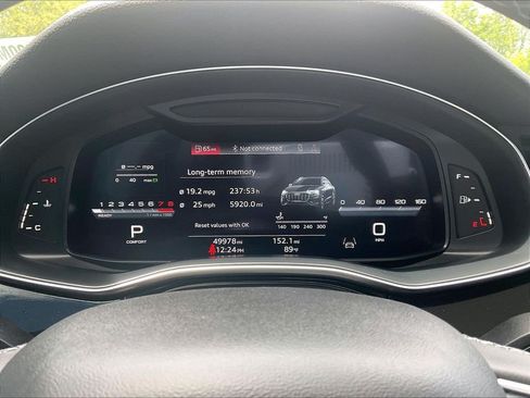 Used 2022 Audi Q8 Premium Plus w/ Premium Plus Package AWD/4WD image 25