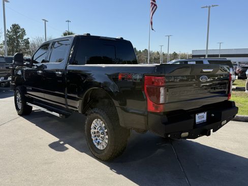 Used 2022 Ford F250 XLT w/ XLT Premium Package image 7