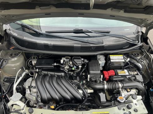 Used 2013 Nissan Versa SV w/ Convenience Pkg FWD image 19