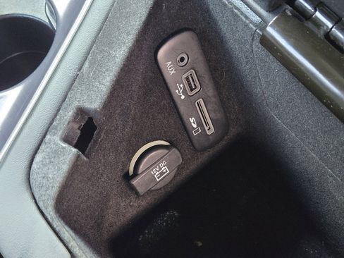 Used 2016 Dodge Challenger R/T image 22