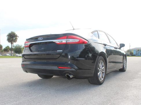 Used 2017 Ford Fusion SE FWD image 27