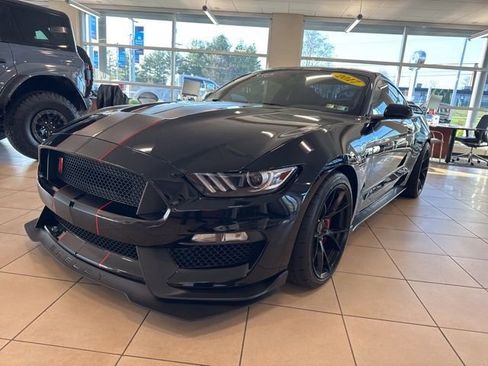 Used 2017 Ford Mustang Shelby GT350R w/ GT350R Equipment Group 920A image 3
