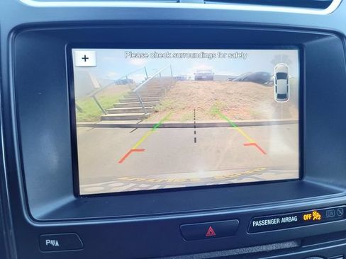 Used 2017 Ford Explorer XLT w/ Equipment Group 202A AWD/4WD image 17