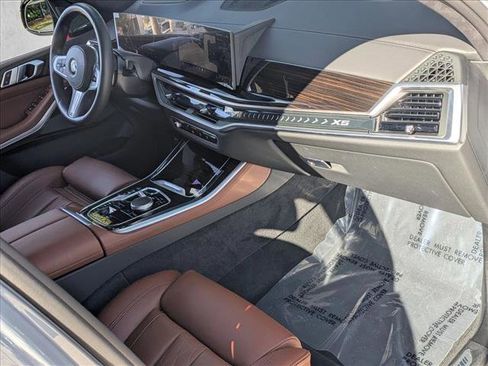 Used 2025 BMW X5 xDrive40i w/ M Sport Package image 21