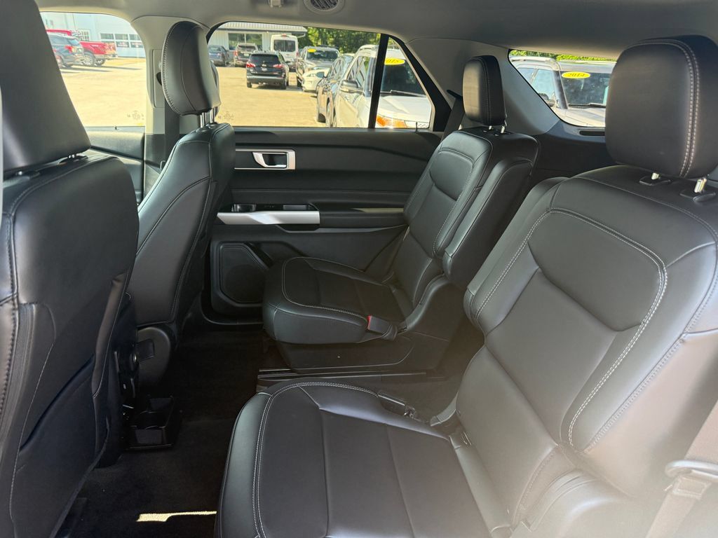 Used 2023 Ford Explorer XLT w/ Equipment Group 202A AWD/4WD image 40