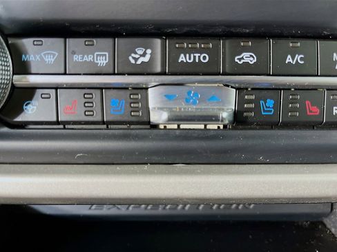 Used 2023 Ford Expedition Max XLT AWD/4WD image 23