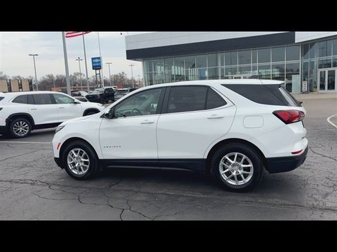 Certified 2024 Chevrolet Equinox LT w/ LPO, Floor Liner Package image 6