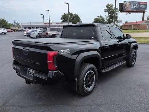 Certified 2025 Toyota Tacoma TRD Off-Road AWD/4WD image 7
