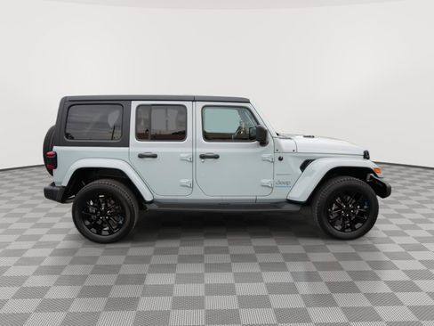Used 2023 Jeep Wrangler Unlimited Sahara w/ Cold Weather Group AWD/4WD image 4